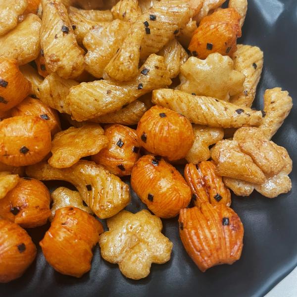 Buy Japanese imported snack salty delicious casual rice crackers at wholesale prices