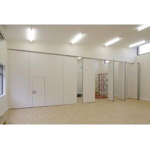 Wooden MDF Restaurant Foldable Movable Sliding Partition Walls Rolling System