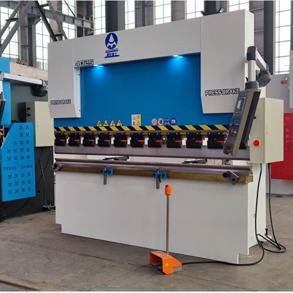 NC 40T2500MM Estun E21 Press Folding Brakes Cupboard Bender Press Brake To Latvia