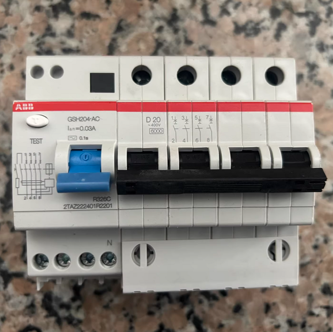 Quality ABB GSH204 4-Pole Fuse Switch Disconnector with 100 kA Breaking Capacity and Fuse Protection for sale