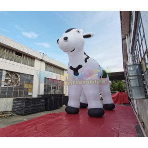 Milk Cow Air Characters 0.9mm PVC Advertising Inflatables
