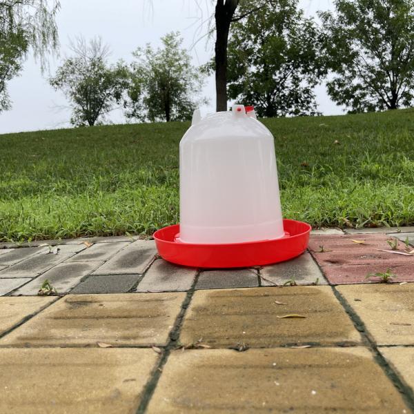 Cylindrical Poultry Drinker For Broiler Watering Lines Hydration Station Water