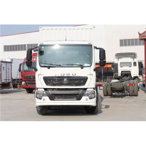 Wear Resisting Commercial Box Truck With Warranty And Spare Parts