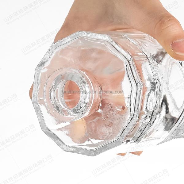 Transparent Wine Glass Bottle 250ml 500ml 700ml for Glass Bottle Surface Handling