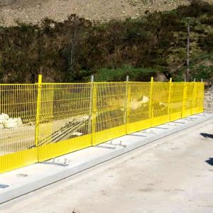 Custom-Length Edge Protection Barrier Adjustable to Fit Various Project