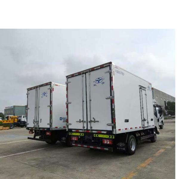 Low Price JMC Truck 4x2 4.2M 5 Ton Refrigerated Truck Freezer Trucks With Single Row