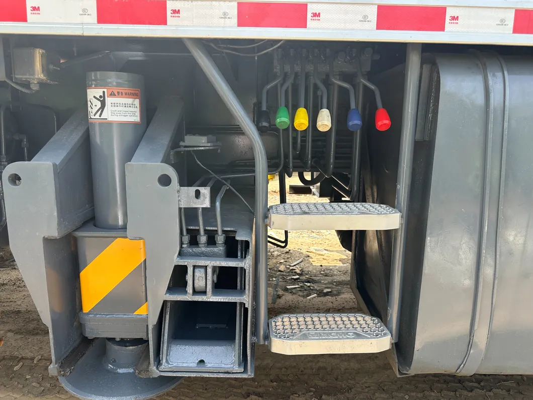 Chinese Factory 25ton Truck Crane Xct25 with Spare Parts Good Quality Crane