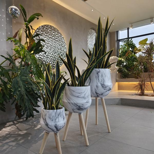 Charming Round Fiber Clay Planter For Home Garden Patio Cottage Indoor