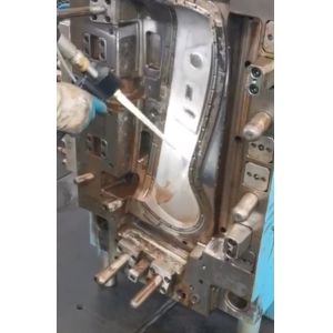 Dry Ice Blasting Equipment for Texturing Mold Cleaning