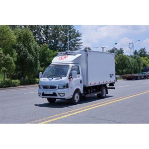 Dongfeng 4x2 diesel Van Cargo Small Refrigerator Trucks 3t With Brand Refrigerat