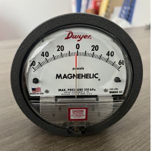 Dwyer Series 2000 Magnehelic Differential Pressure Gauge 0-60Pa