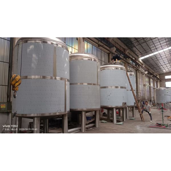 8mm Wall Thickness Storage Tank for DN100 Water Outlet in Sturdy Construction
