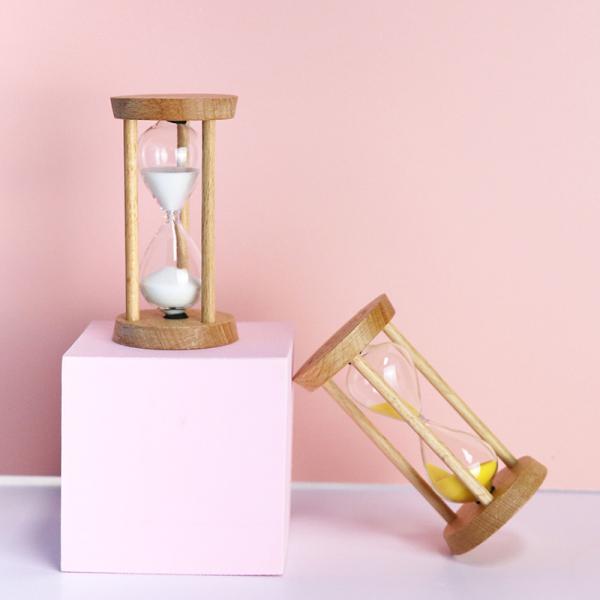 Classical Wooden Hourglass Sand Clock For Desktop / Bedroom