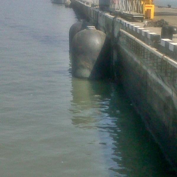 Buy ISO17357 Marine Safety Yokohama Hydro Submarine Pneumatic Fenders at wholesale prices