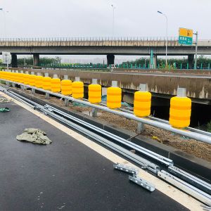 Roller Type Anti Collision Guardrail For Transportation Facilities