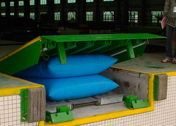 Buy CE Approved 10 Ton Airbag Dock Leveler For Loading / Unloading Cargo at wholesale prices