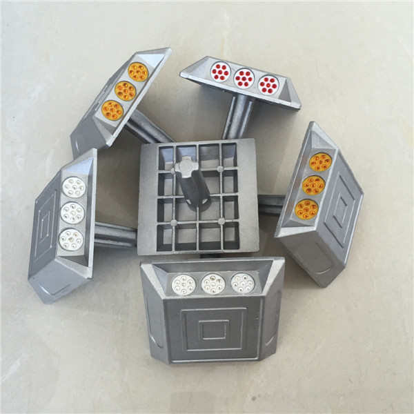 Retroreflective Aluminium Road Stud Flashing White Cats Eyes Reflective Road Markers