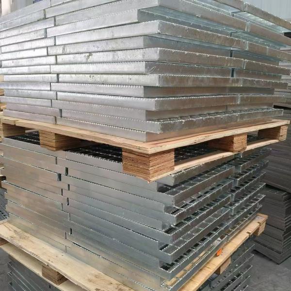 Steel forged into a durable, high temperature resistant silver steel grating