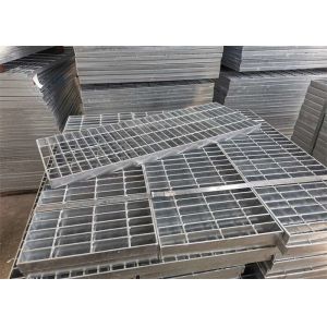 Hot Dip Galvanized Stair Treads Steel Grating 60mm Serrated Style