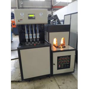 4 Cavity PET Bottle Extrusion Blow Molding Machine Semi Automatic 1800BPH