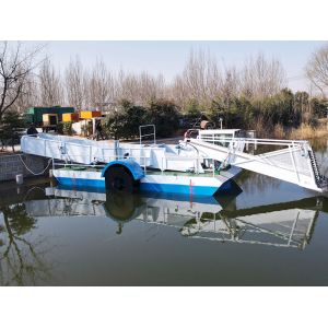 Quality Floating Algae 8CBM Aquatic Plant Harvester Is Designed To Be Nine Meters for sale
