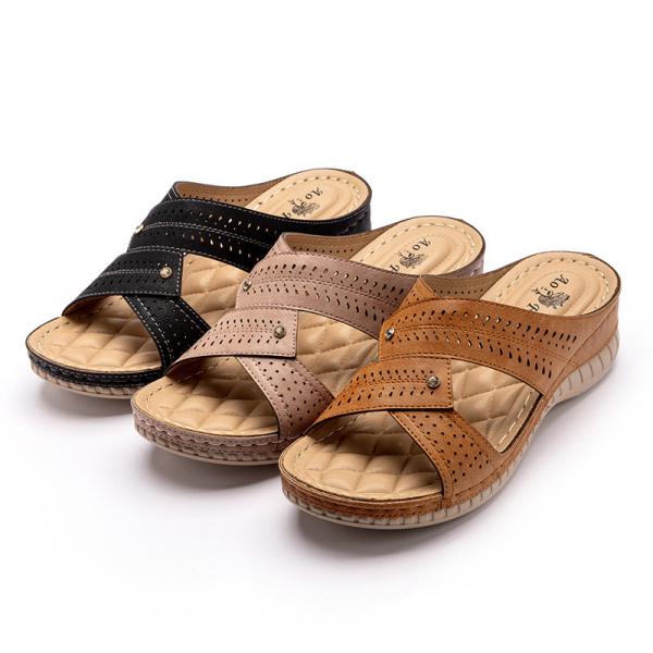 Buy BS081 Amazon Hot Style Slippers Women European And American 2021 New Cross-Border Large Size Slope With Rhinestone Casua at wholesale prices