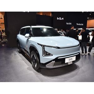 2023 KIA EV5 Left Hand Drive 5 Seat Luxury SUV Electric Car with 700km Long