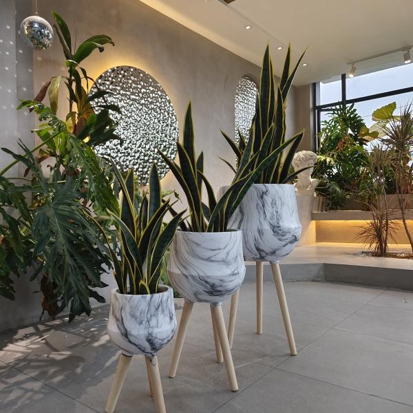 Charming Round Fiber Clay Planter For Home Garden Patio Cottage Indoor