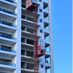 Durable And Sturdy Construction Sc200 Building Elevator Hoist