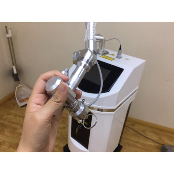 Fractional Co2 Laser For Stretch Marks , Acne Treatment Machine 10600nm