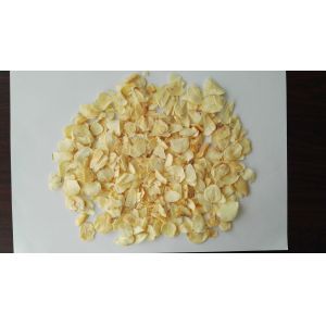 China 2017 new crops  AD garlic flakes with root best price and good quality garlic slices on sale