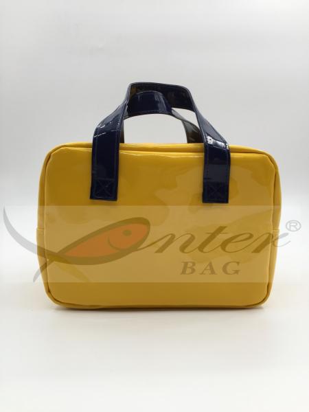 Buy Easy Carry Travel Cooler Bag Leak Proof Collapsible Cooler For Family at wholesale prices