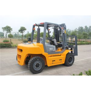 Japan Isuzu Engine or Xc6110 Engine Snsc 5 Ton Diesel Forklift for Customized