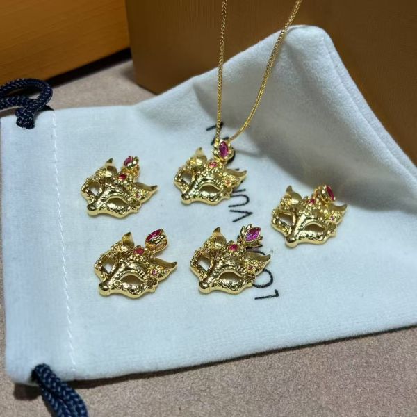 18K AU750 genuine gold pendant jewelry elegant and durable accessories crafted to enhance luxury collections and attract market segments