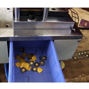 Semi Auto Contact IC Card Module Cutter For Cutting The Single IC Chips