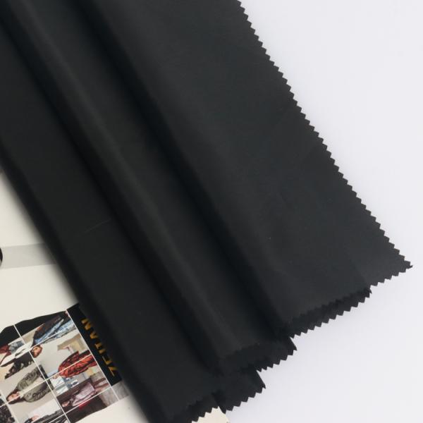 Making fabrics for casual wear sportswear and children's wear for LINING Sustainable fabrics 100% RPET taffeta factory