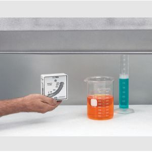 Dwyer 480 Vaneometer Swing Vane Anemometer (Model M480)