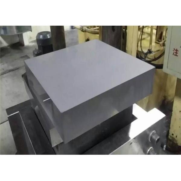 Tungsten carbide plate mould with high strength and high wear resistance