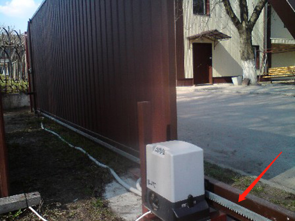 Toothed Sliding Gate Rack And Pinion Gear 1m 2m Length White Galvanized M4 M6