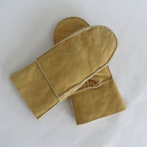 Cheap classical shearling snow mitten gloves