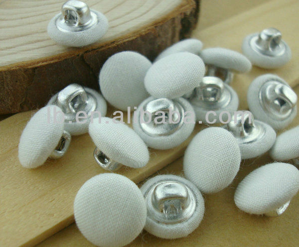 2019 fashion new hot sale wholesale black/white colorful 4/2/1 holes knit wholesale flat back cover buttons