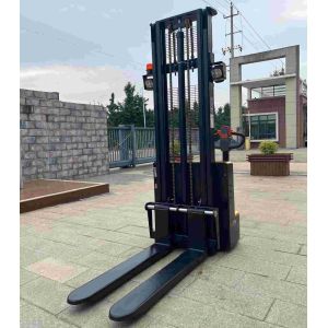 Warehouse Walkie Stacker Forklift 1.5 Ton 2 Ton 1.6m Electric Pallet Stacker