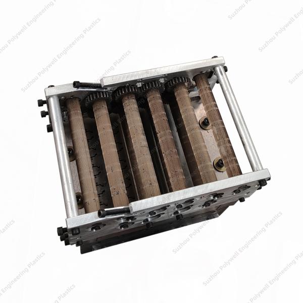 PA66 Plastic Fire Resistant Granules Pellets Extruder Mould For Heat Insulation Strip