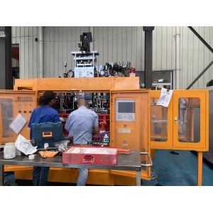 Quality 4 Cavity Automatic Extrusion Blow Molding Machine For HDPE LDPE PP for sale