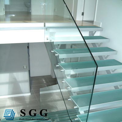 floating glass stairs