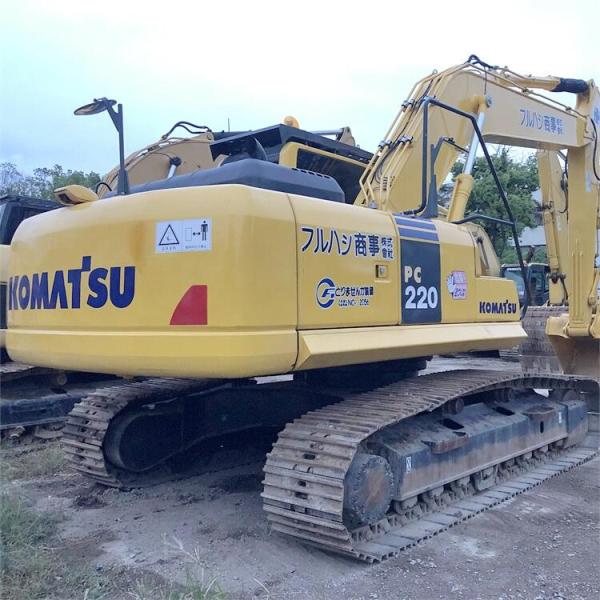 Shanghai Good Condition Komatsu PC220-8MO Excavator 22T with Original Hydraulic Valve