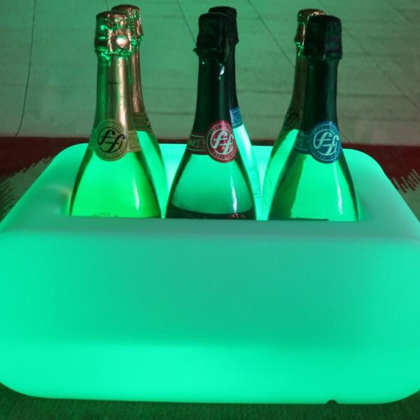 CE/ ROHS Certificate SMD 5050 PE Plastic LED Ice Bucket 16 Colors Changing Illuminated