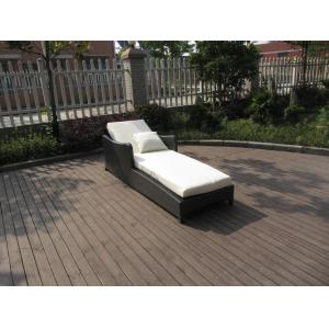 Hand-Woven Rattan Sun Lounger , Outdoor Garden Lounge Chair