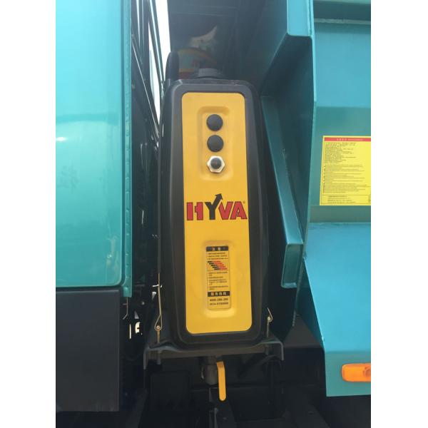 Automatic 6X4 Heavy Dump Truck With Cover 5800 * 2300 * 1500mm High Efficiency