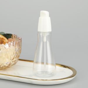 Smooth Round Transparent PET Spray Bottle With Classic Design